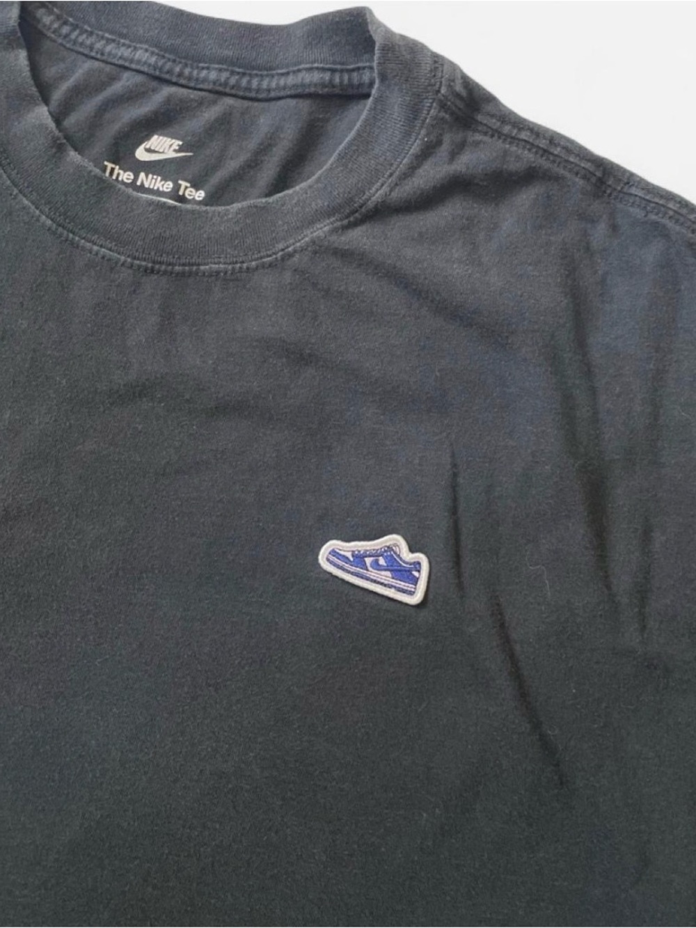 The Nike Tee loose fit dunk patch